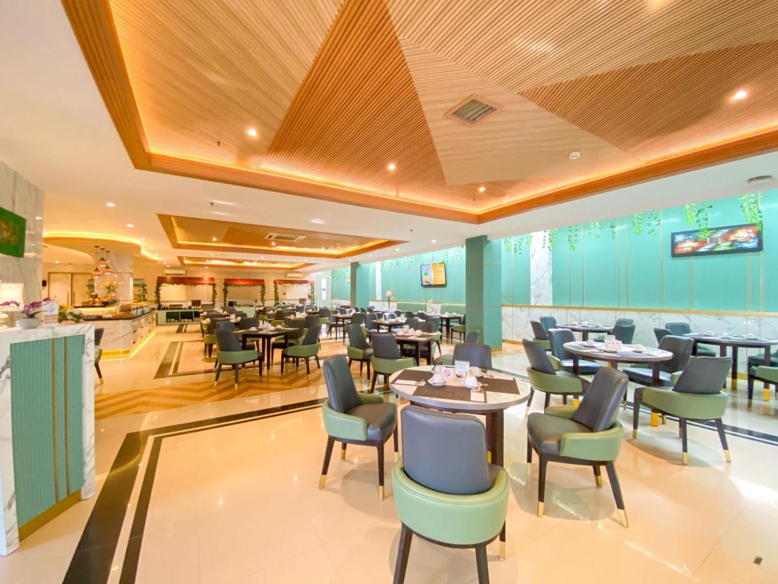 โฮไรออส มาลิโอโบโร โฮเต็ล Hotel ยอกยาการ์ตา ภายนอก รูปภาพ