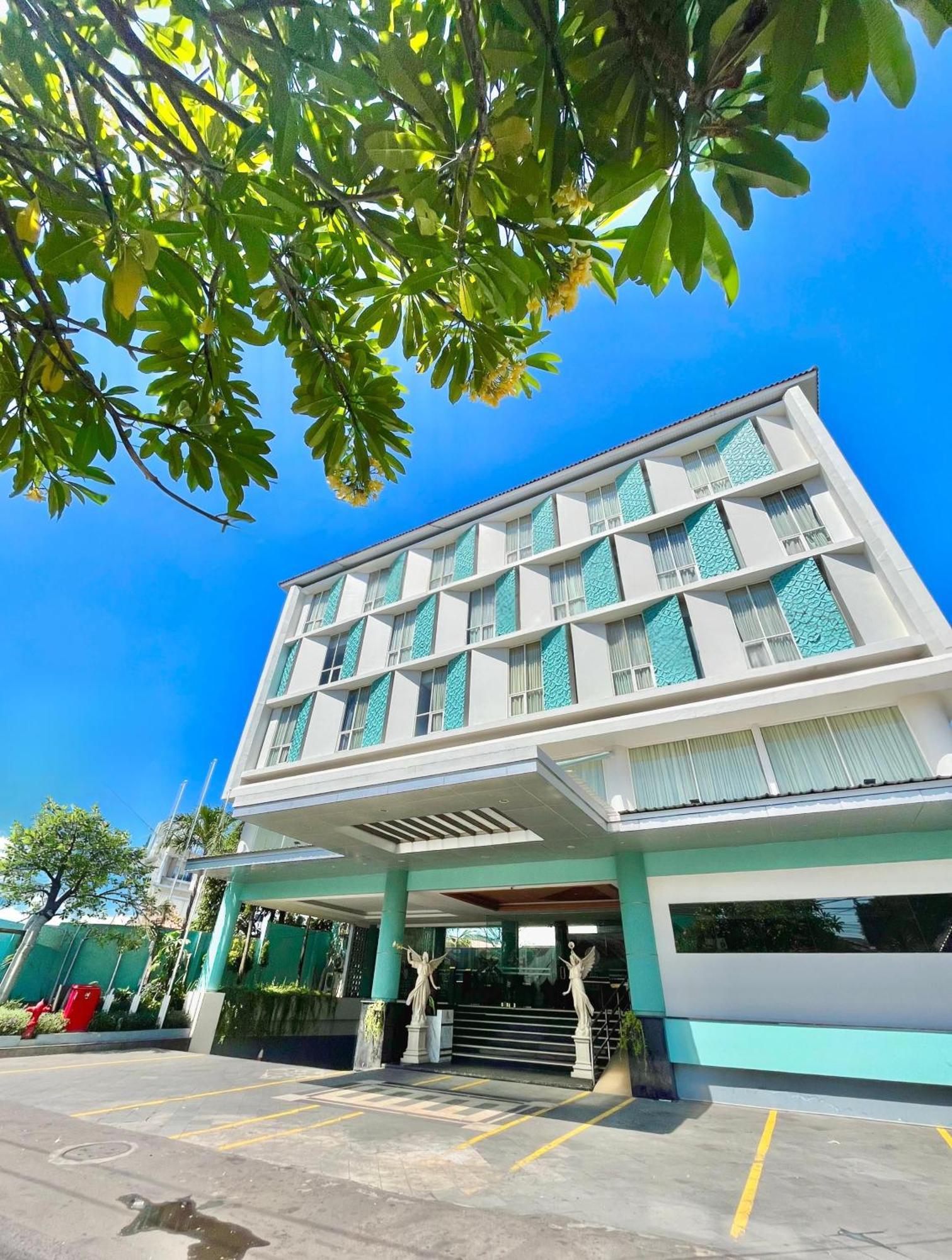 โฮไรออส มาลิโอโบโร โฮเต็ล Hotel ยอกยาการ์ตา ภายนอก รูปภาพ