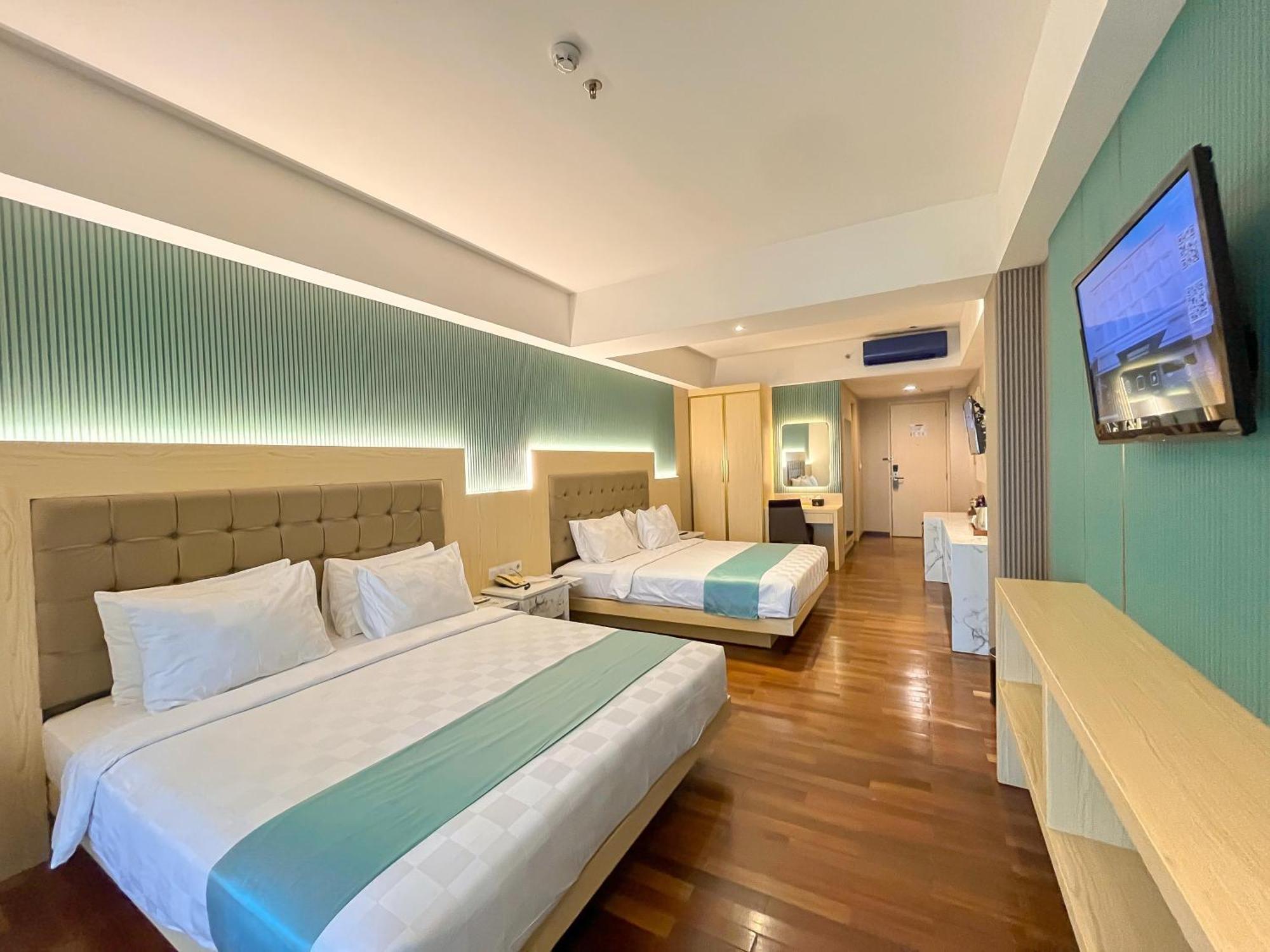 โฮไรออส มาลิโอโบโร โฮเต็ล Hotel ยอกยาการ์ตา ภายนอก รูปภาพ