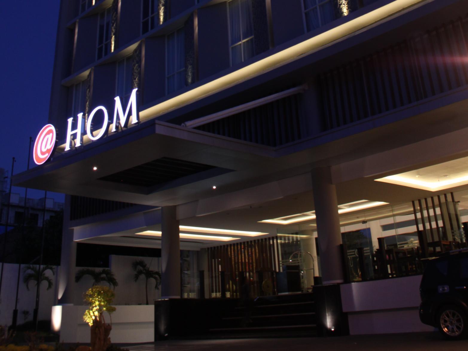 โฮไรออส มาลิโอโบโร โฮเต็ล Hotel ยอกยาการ์ตา ภายนอก รูปภาพ