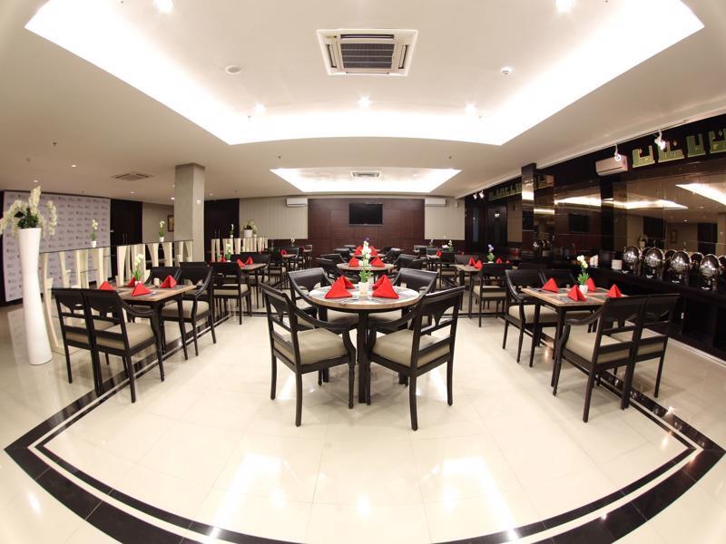 โฮไรออส มาลิโอโบโร โฮเต็ล Hotel ยอกยาการ์ตา ภายนอก รูปภาพ