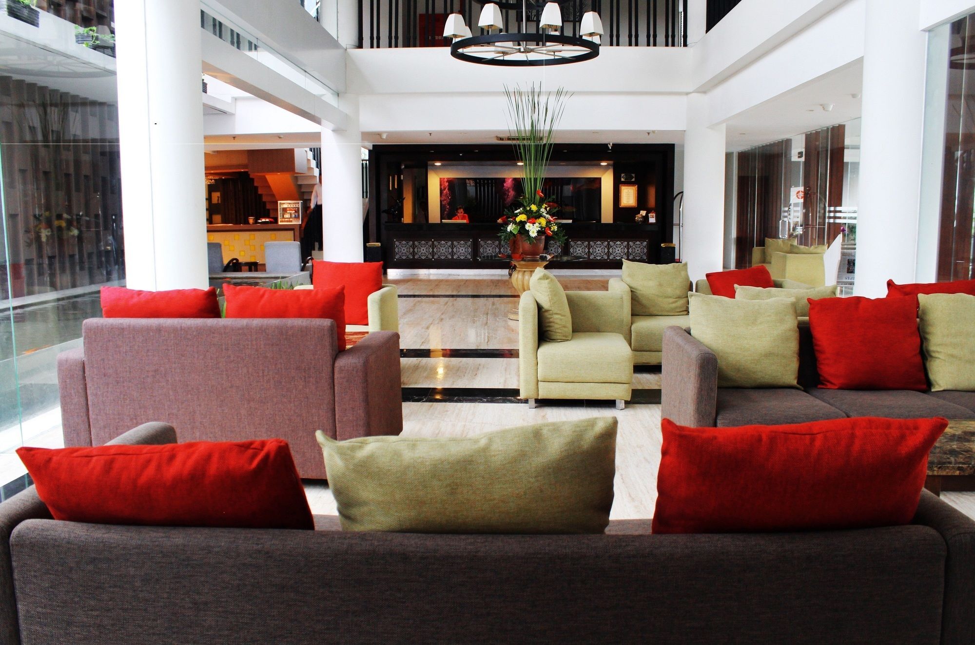 โฮไรออส มาลิโอโบโร โฮเต็ล Hotel ยอกยาการ์ตา ภายนอก รูปภาพ