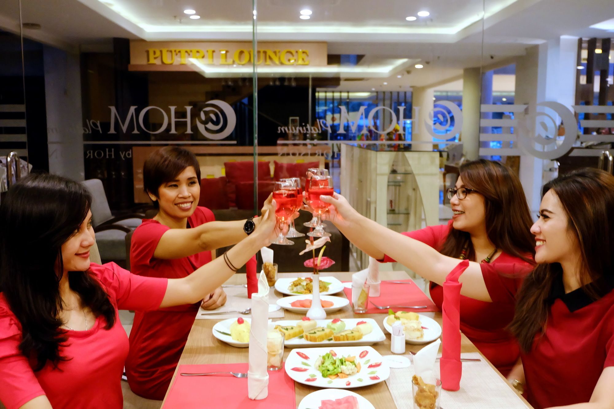 โฮไรออส มาลิโอโบโร โฮเต็ล Hotel ยอกยาการ์ตา ภายนอก รูปภาพ